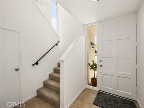 2108 Vista Entrada , Newport Beach, CA