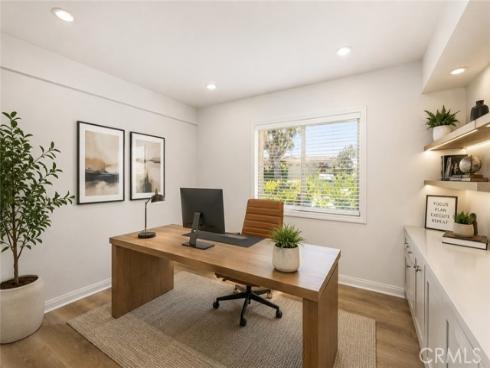2108 Vista Entrada , Newport Beach, CA