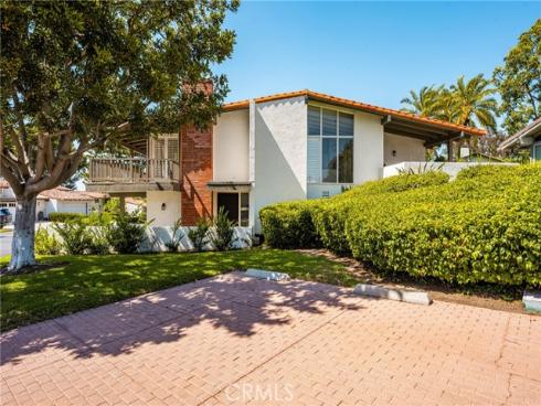 2108  Vista Entrada  , Newport Beach, CA