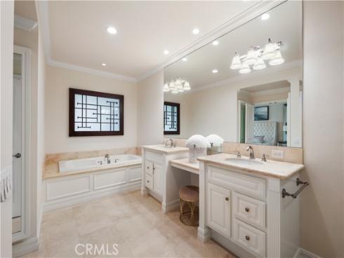 18 Rue Grand Vallee , Newport Beach, CA