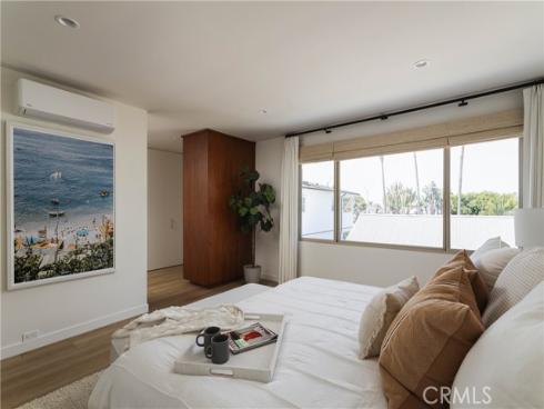 6704 W Oceanfront , Newport Beach, CA