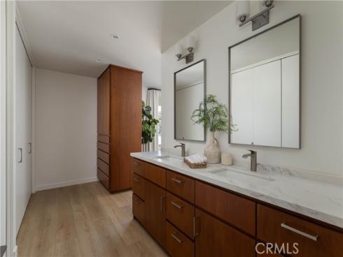 6704 W Oceanfront , Newport Beach, CA