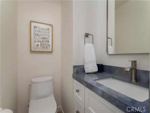 6704 W Oceanfront , Newport Beach, CA