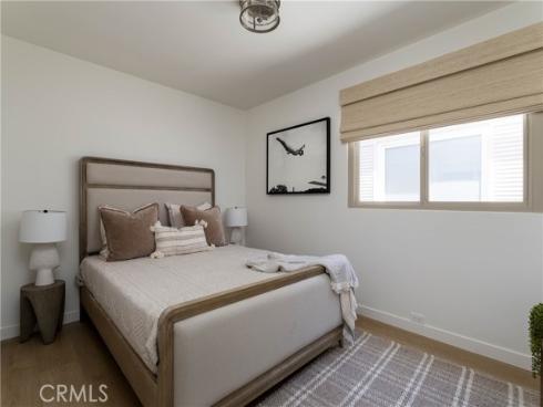 6704 W Oceanfront , Newport Beach, CA