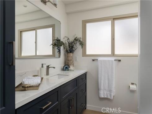 6704 W Oceanfront , Newport Beach, CA