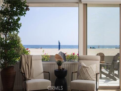 6704 W Oceanfront , Newport Beach, CA