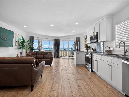 2212 W Oceanfront , Newport Beach, CA