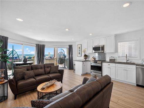 2212 W Oceanfront , Newport Beach, CA