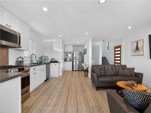2212 W Oceanfront , Newport Beach, CA