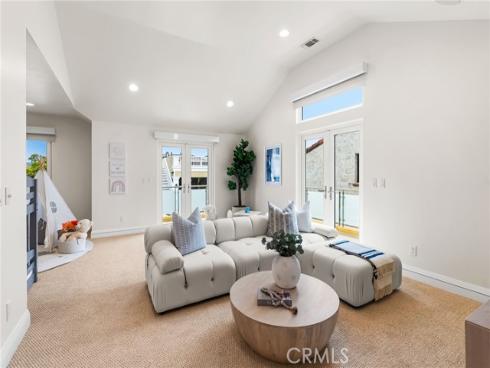 1554 E Oceanfront , Newport Beach, CA