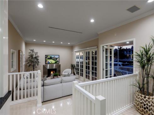 736 Harbor Island Drive, Newport Beach, CA