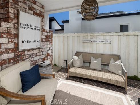 331 Walnut Street, Newport Beach, CA