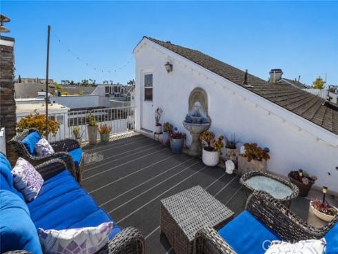 331 Walnut Street, Newport Beach, CA