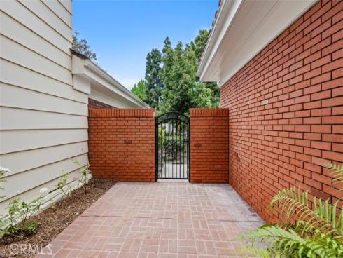 2 Belcourt , Newport Beach, CA
