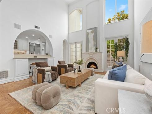 2 Belcourt , Newport Beach, CA