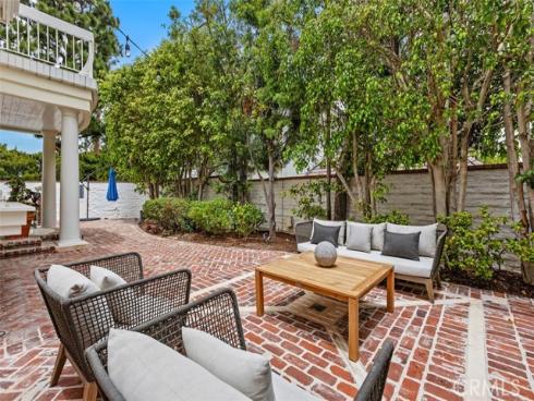 2 Belcourt , Newport Beach, CA