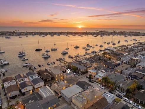 104 Onyx Avenue, Newport Beach, CA