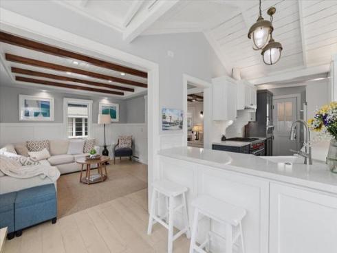 104 Onyx Avenue, Newport Beach, CA