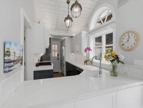 104 Onyx Avenue, Newport Beach, CA