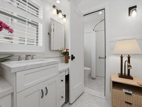 104 Onyx Avenue, Newport Beach, CA