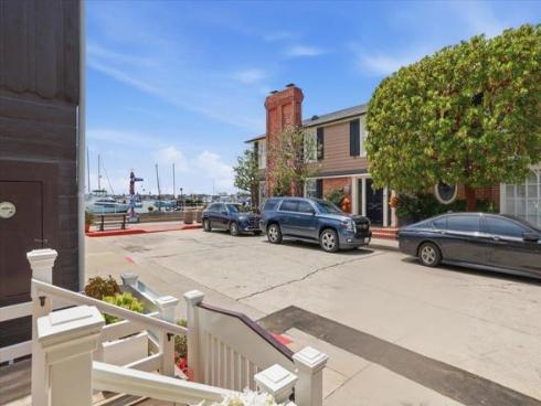 104 Onyx Avenue, Newport Beach, CA