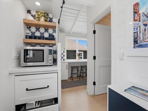 104 Onyx Avenue, Newport Beach, CA