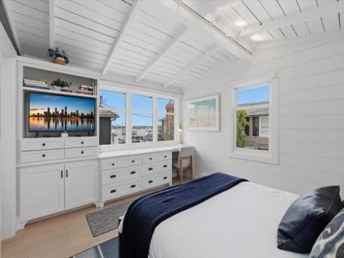 104 Onyx Avenue, Newport Beach, CA