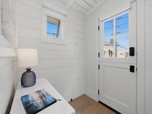 104 Onyx Avenue, Newport Beach, CA