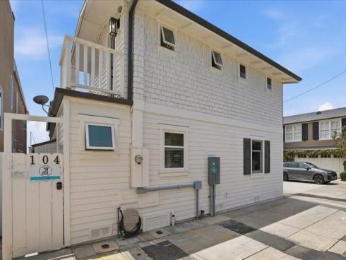 104 Onyx Avenue, Newport Beach, CA