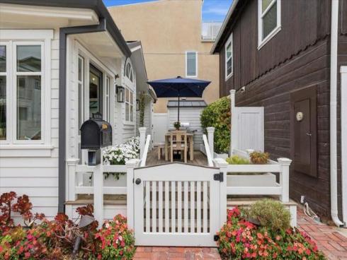 104 Onyx Avenue, Newport Beach, CA