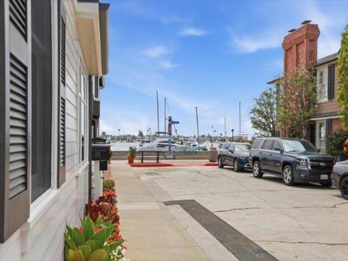 104 Onyx Avenue, Newport Beach, CA