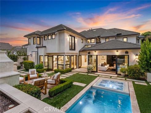 1807 Newport Hills