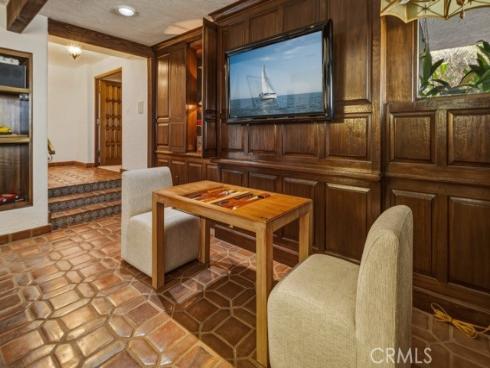 2 Trafalgar , Newport Beach, CA