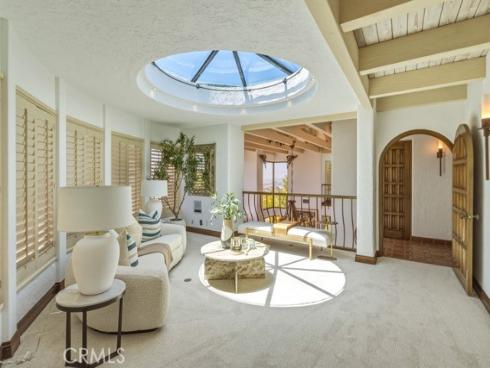 2 Trafalgar , Newport Beach, CA