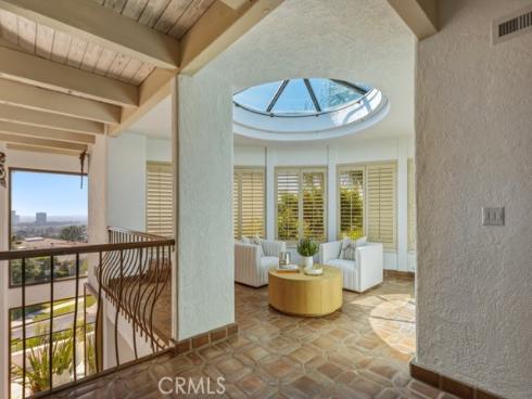 2 Trafalgar , Newport Beach, CA