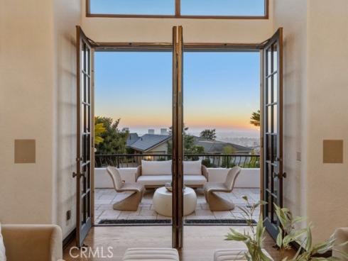 2 Trafalgar , Newport Beach, CA