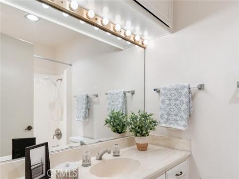 102 Scholz 234 , Newport Beach, CA