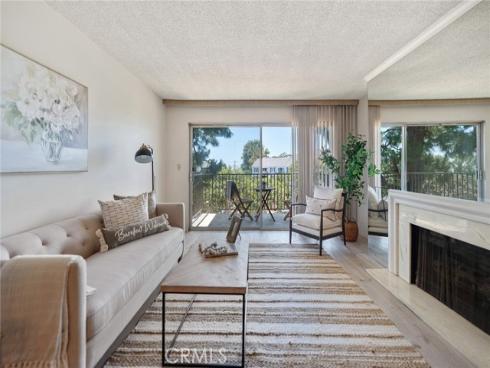 102 Scholz 234 , Newport Beach, CA