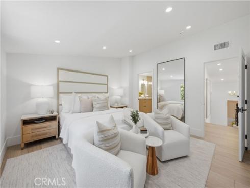539  Vista Flora  , Newport Beach, CA