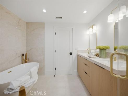539  Vista Flora  , Newport Beach, CA