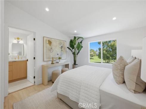 539  Vista Flora  , Newport Beach, CA