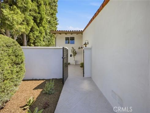 539  Vista Flora  , Newport Beach, CA