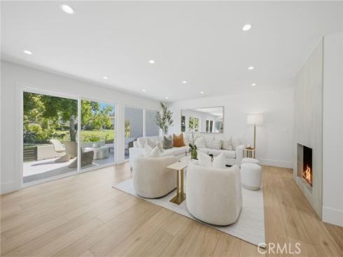 539  Vista Flora  , Newport Beach, CA