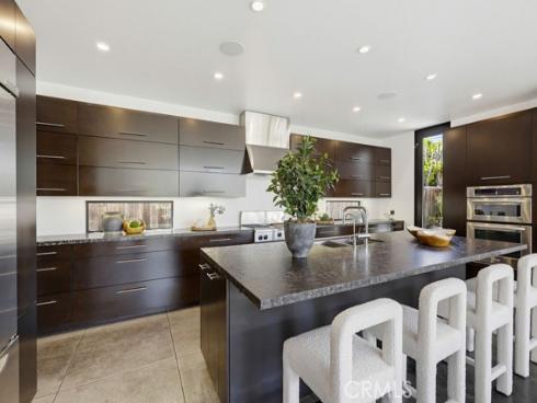 2534 Vista Baya , Newport Beach, CA
