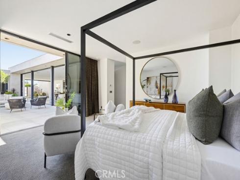 2534 Vista Baya , Newport Beach, CA