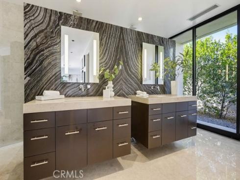 2534 Vista Baya , Newport Beach, CA