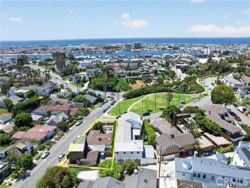 2700 Cliff , Newport Beach, CA
