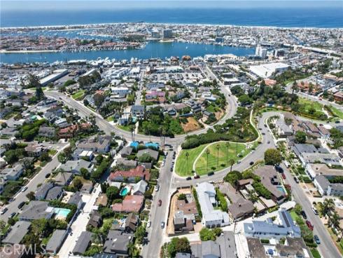 2700 Cliff , Newport Beach, CA