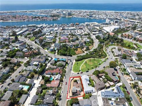 2700 Cliff , Newport Beach, CA