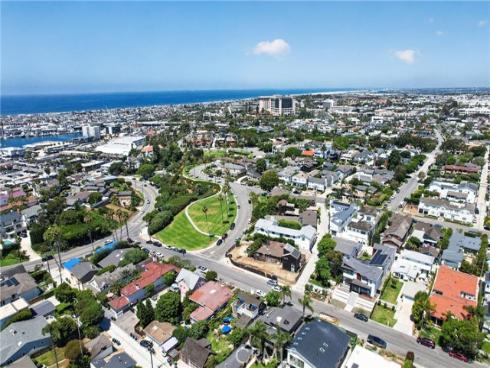 2700 Cliff , Newport Beach, CA